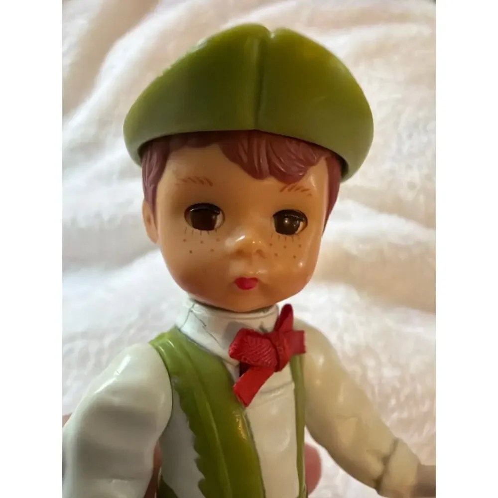 2010 Madame Alexander Hansel Doll McDonald's Happy Meal Hansel & Gretel Toy